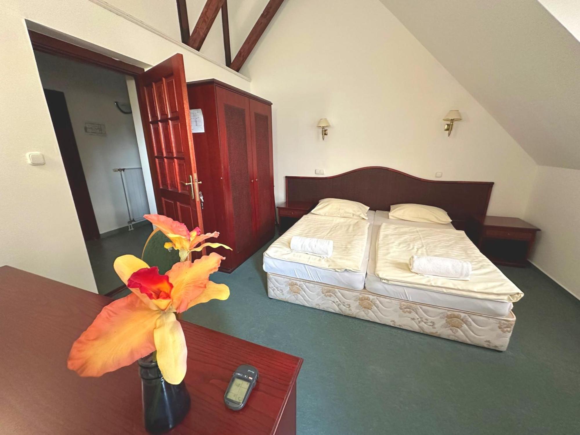 Imola Garden Vendeghaz Hotel บาลาตอนฟือเรด ภายนอก รูปภาพ